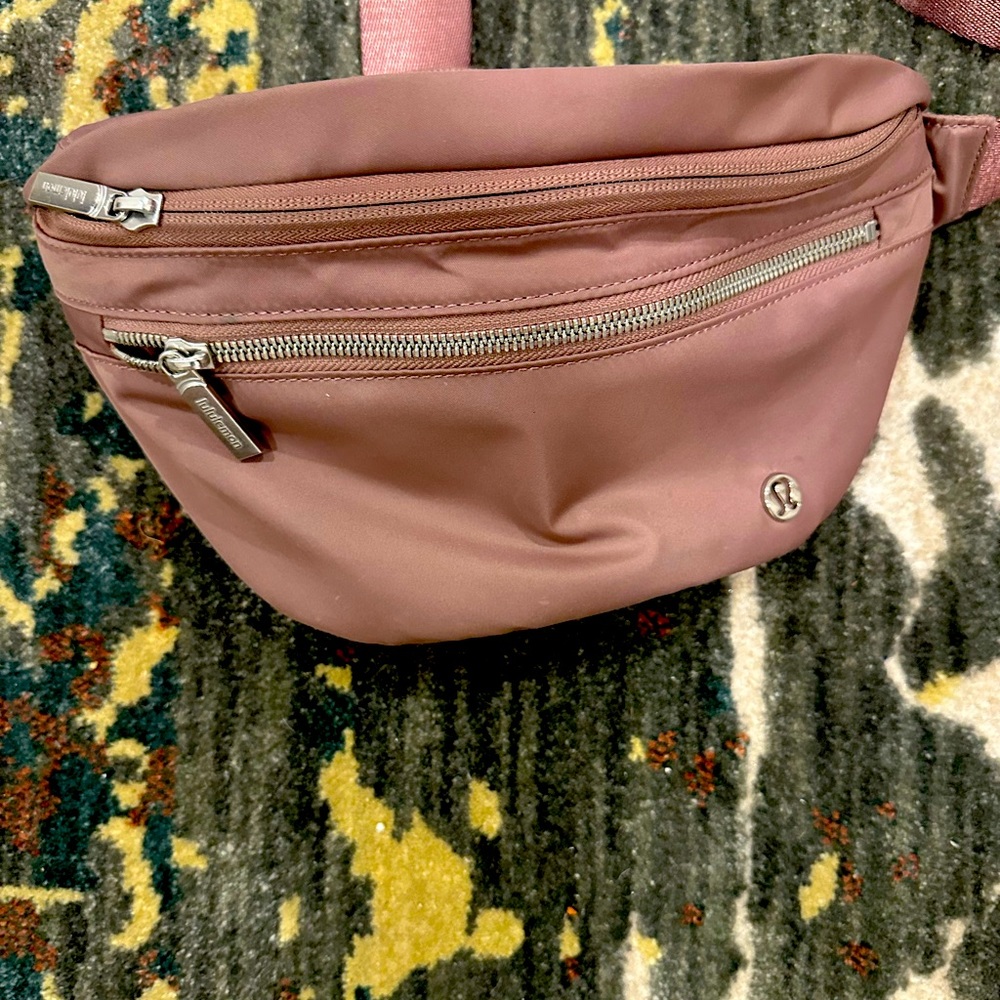 LuLuLemon Crossbody Fanny City Adventurer BeltBag